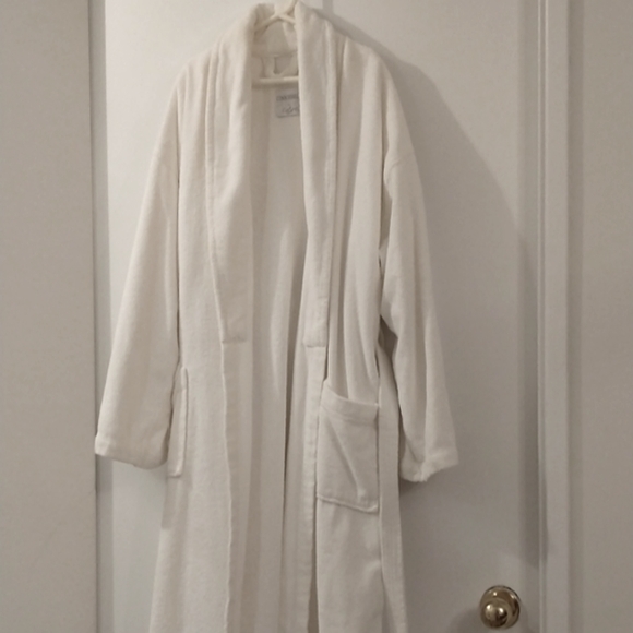 Connoisseur Other - 100% Plush Thick Cotton Terry 16 oz Robe and Slippers Set